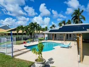 Family Getaway | Pool Volleyball & Game Garage - Image 3
