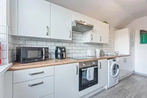 The Kensington - 3 Bedroom Apartment Hull City - Image 3