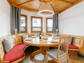 Large vacation home: center, garden, sauna - Image 3