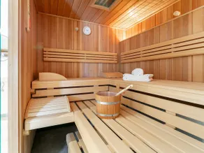 Large vacation home: center, garden, sauna - Image 5
