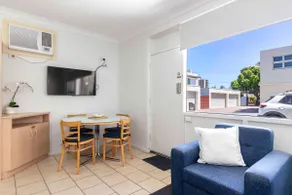 Betty's Bayside Retreat | 1BRM Glenelg - Image 5