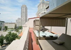 Spectacular views with terraces on Gran Vía 5 - Image 2