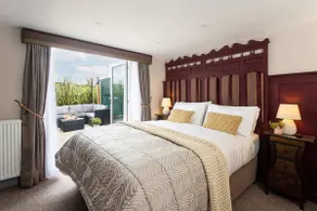 Scenery Hill Hideaways The Coach House Charming Retreat with Jacuzzi and BBQ Hut Near the Lake District - Image 3