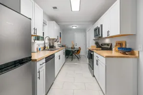 Minutes to Downtown & Park Circle | Cozy Stay - Image 5