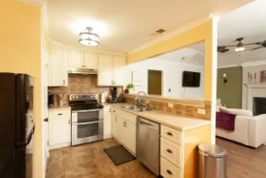 Family & Pet Friendly - Backyard - Patio - Image 3
