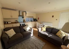 Walworth Castle Cottage - Image 3