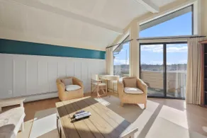 200 Pointes North Inn - Image 3