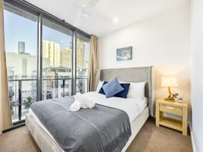 CBD 3B2B Suite near everything w/Parking & Balcony - Image 3