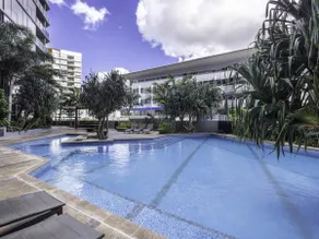 CBD 3B2B Suite near everything w/Parking & Balcony - Image 5