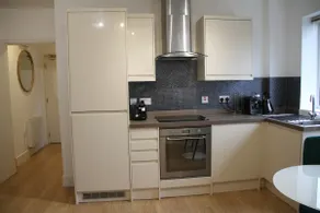 Colchester town and castle modern flat with kitchen & private parking - Image 4