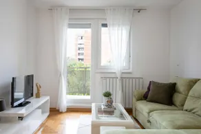 Bright 1BDR with Balcony & Parking - Image 5