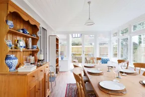 Spacious 4-Bed Seaside Retreat in Selsey - Image 5