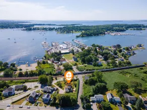 Maxson House Mystic – Easy Walk to Downtown - Image 3