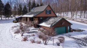 Harmony Hill: A Cozy Retreat for Galentine’s! - Image 2