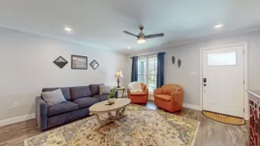 6bd, 4ba duplex -walk downtown+W/D+fenced backyard - Image 3