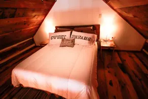 Little Reata at Lake Cabin Escapes w/ private Hot Tub & Fire Pit, Perfect Romantic Couples Getaway - Image 2