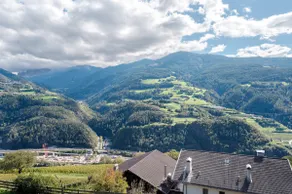 Oberhemberg Hof Zwoaer - Image 3