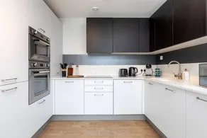 Ovitzia - Sunlit 2Bed - Quiet | Station Nearby - Image 2