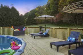 Ruby Ridge | Fishing Pond, Heated Pool, Speakeasy - Image 5