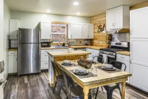 1 Mi to Hunting: Cozy & Secluded Stout Cabin - Image 2