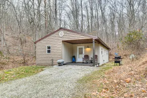 1 Mi to Hunting: Cozy & Secluded Stout Cabin - Image 3