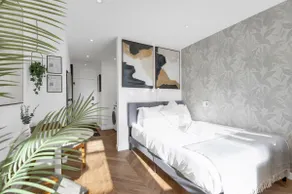 The Speakeasy Suite 503 With Parking - Image 2