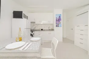 Penthouse with cozy terrace - Image 3