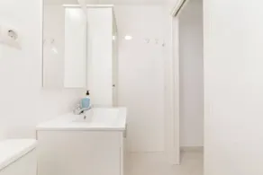 Private garden apartment - Image 3