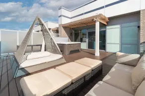 4BR Waterfront Townhome + HotTub - Image 2