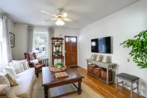 Blissful Blue Bungalow in Baton Rouge - Image 5
