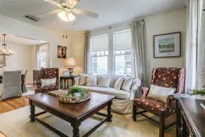 Blissful Blue Bungalow in Baton Rouge - Image 4
