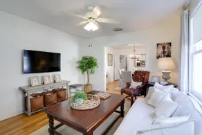 Blissful Blue Bungalow in Baton Rouge - Image 3
