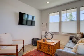 Spacious Home Close to BZN Airport & Yellowstone - Image 4