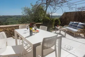 Charming Apartment with Large Terrace and Sea Views - Image 2