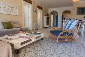 Charming Apartment with Large Terrace and Sea Views - Image 4