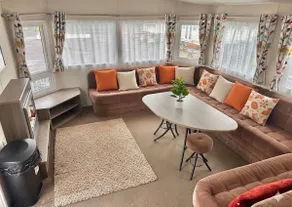 Delta, Bromley 4-Bedroom Caravan - Image 2