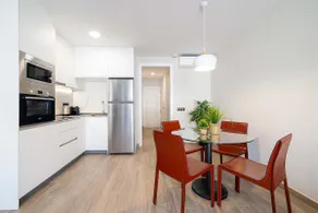 Beach and golf at modern apartment - Image 2