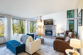 Lake Forest Park Retreat w/ Nature Views - Image 5