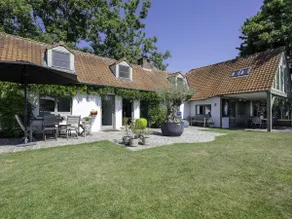 A charming vacation home with swimming pool. - Image 2