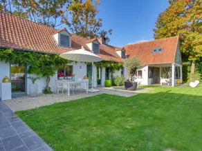 A charming vacation home with swimming pool. - Image 4
