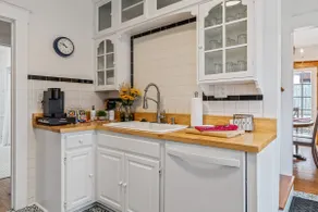 The Blake Cottage Wine Country Home - Image 3