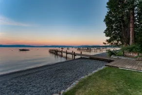 Lakefront Haven by Avantstay Minutes to Ski Resorts Private Dock - Image 4