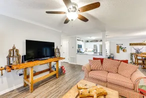 Near Lake Dardanelle: Updated Home w/ Large Yard! - Image 5