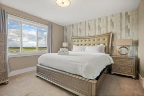 Large 5BR Home » Central AC » King Bed » Netflix - Image 2