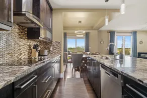 Large 5BR Home » Central AC » King Bed » Netflix - Image 4