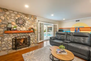 4BR Pool & Hot Tub, 2 Primary Suites 15 Min Disney - Image 4