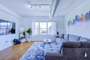 Heart of Downtown - Safe Modern 1BR Loft w Parking - Image 3