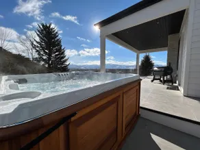 Deer Valley views sleeps 16 hot tub deck gym - Image 2
