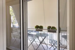 Elegant minimal studio in Kerameikos - Image 5