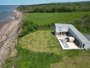 Elegant Oceanfront Escape - Hot Tub & Sauna - Image 2